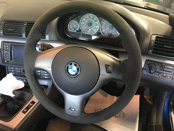 Steering wheel retrims